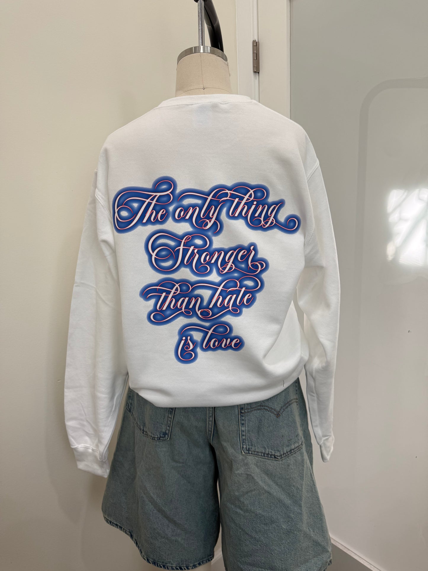 STATUE CREWNECK