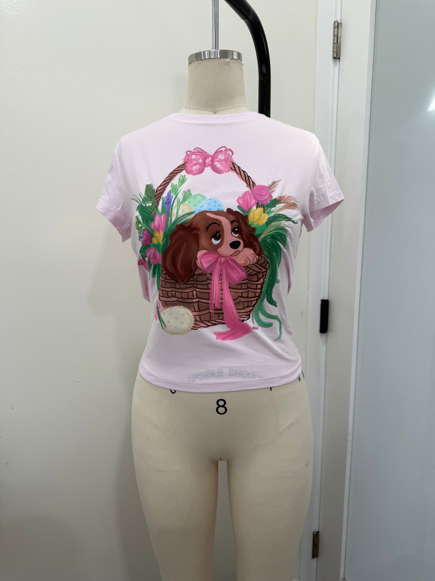 LADY IN BASKET BABY TEE