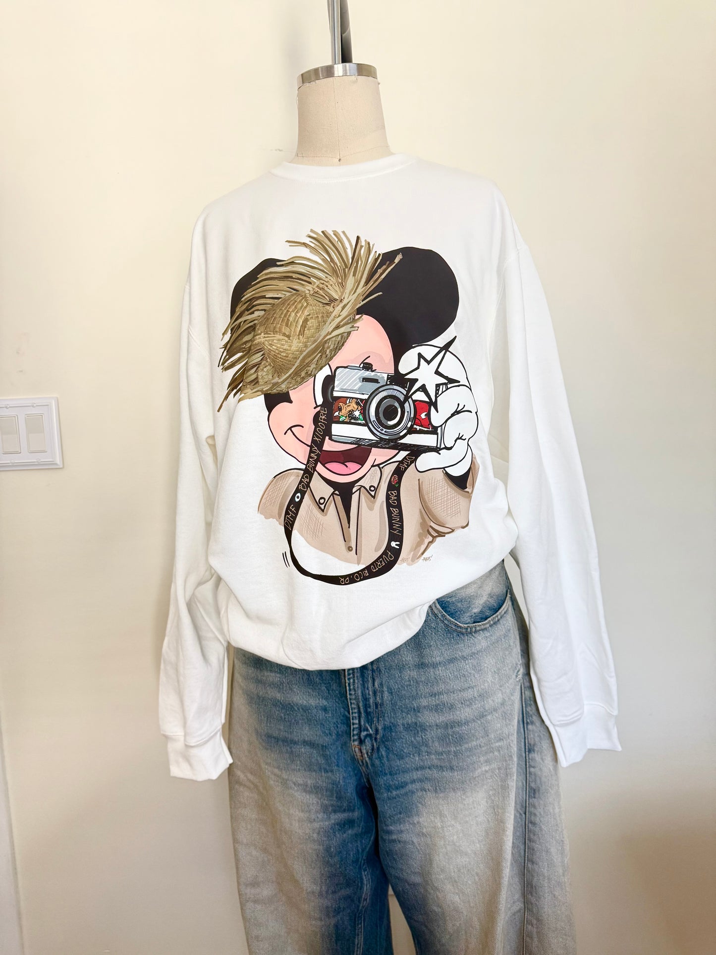 UNA FOTO MICKI CREWNECK