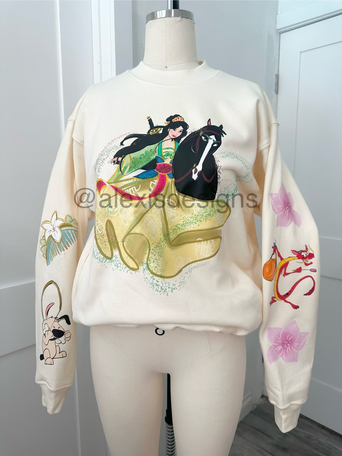 MY REFLECTION CREWNECK