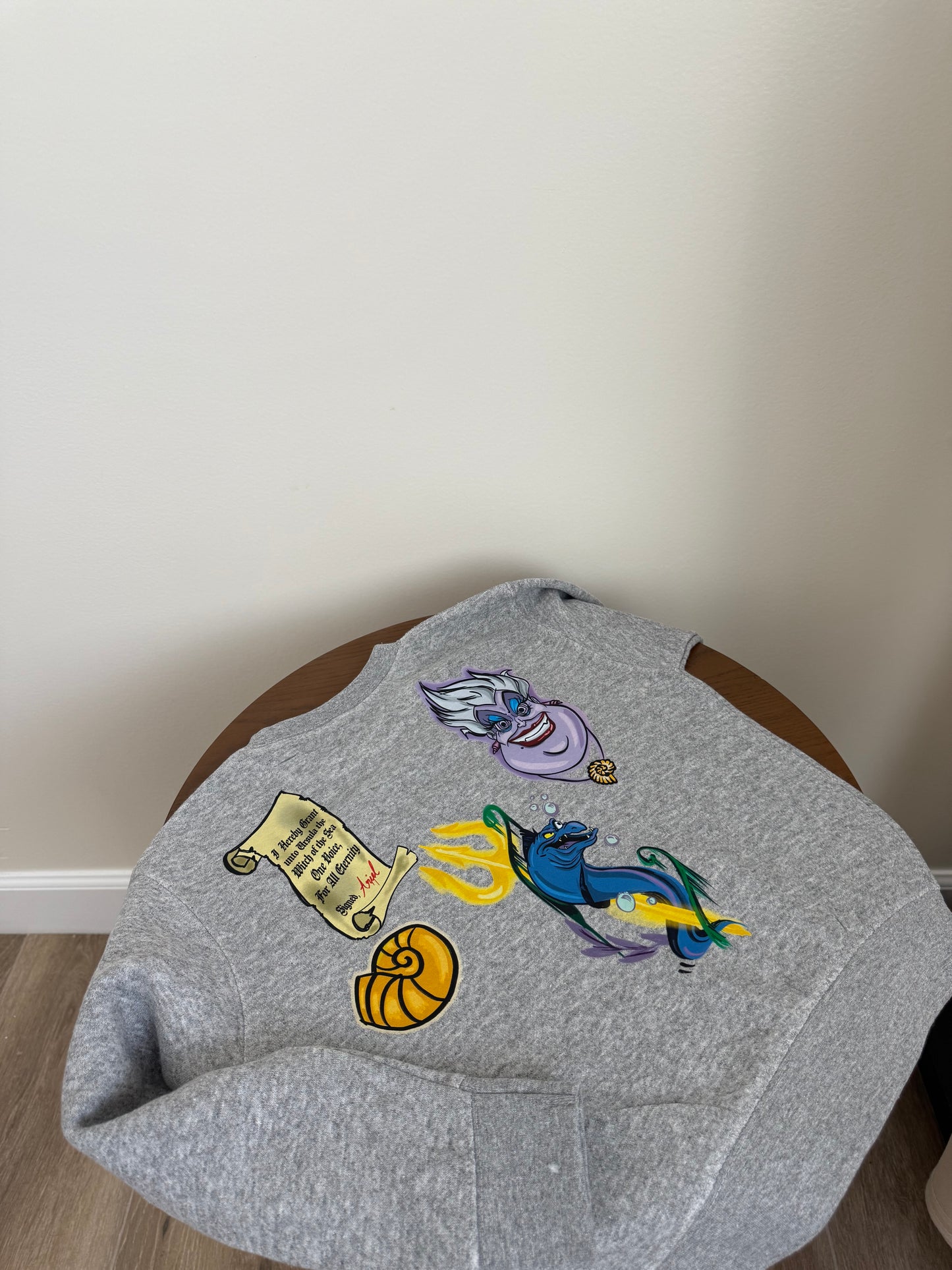 KIDS QUEEN OF THE SEA CREWNECK