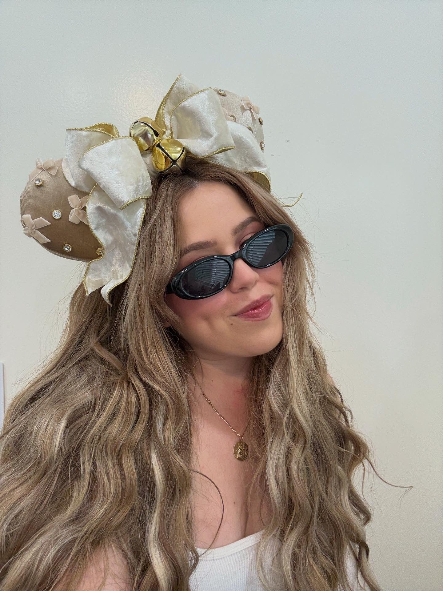 CHAMPAGNE VELVET EARS