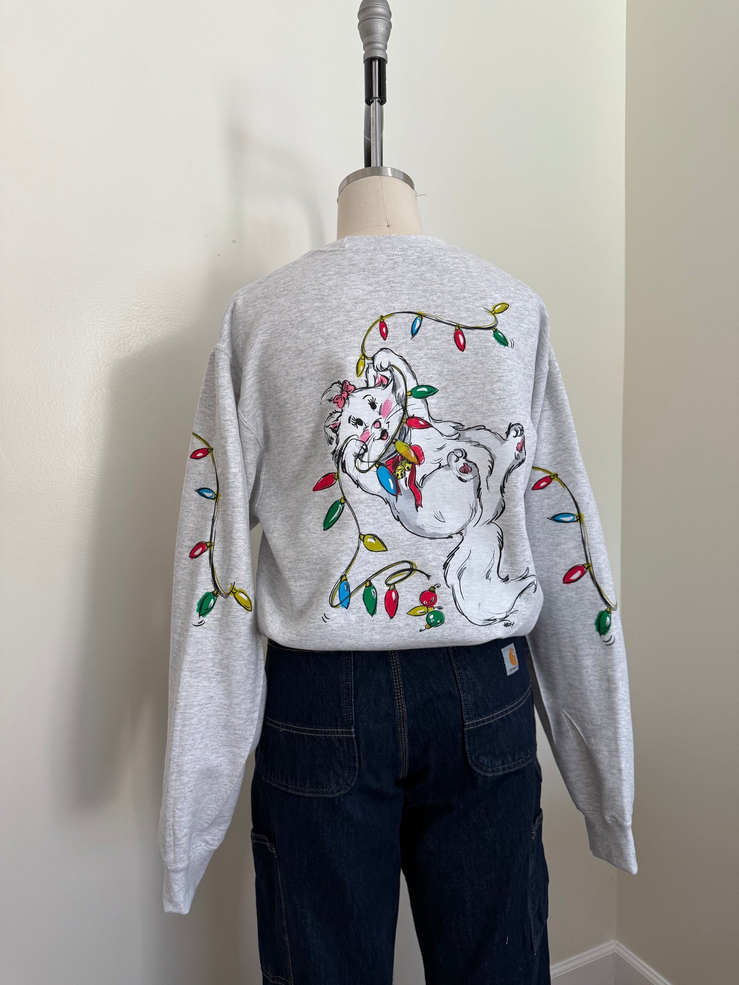 BONJOUR CHRISTMAS PRESENT CREWNECK