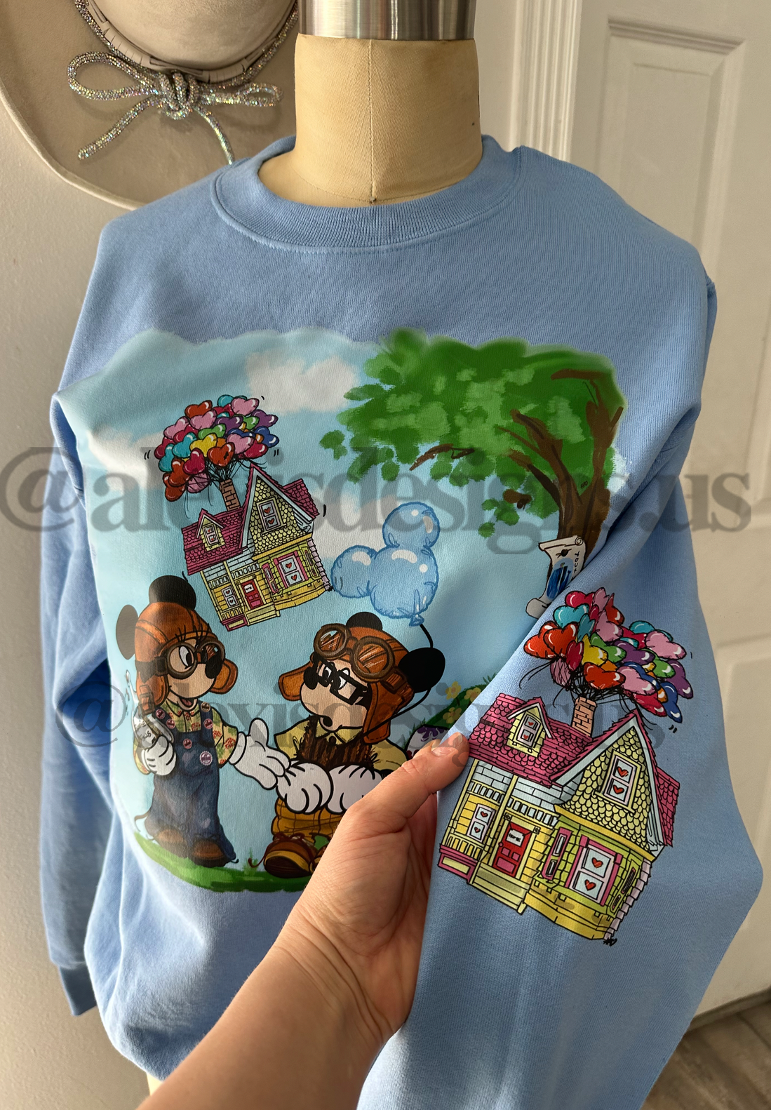 A LOVE STORY CREWNECK