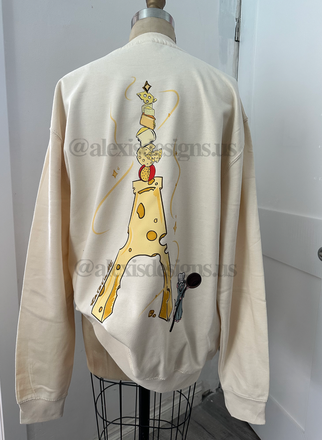 CHEESY MOUSE CREWNECK
