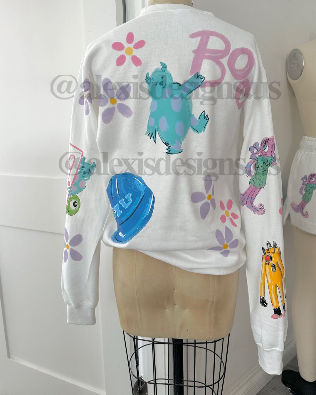 MONSTERS TEAM CREWNECK