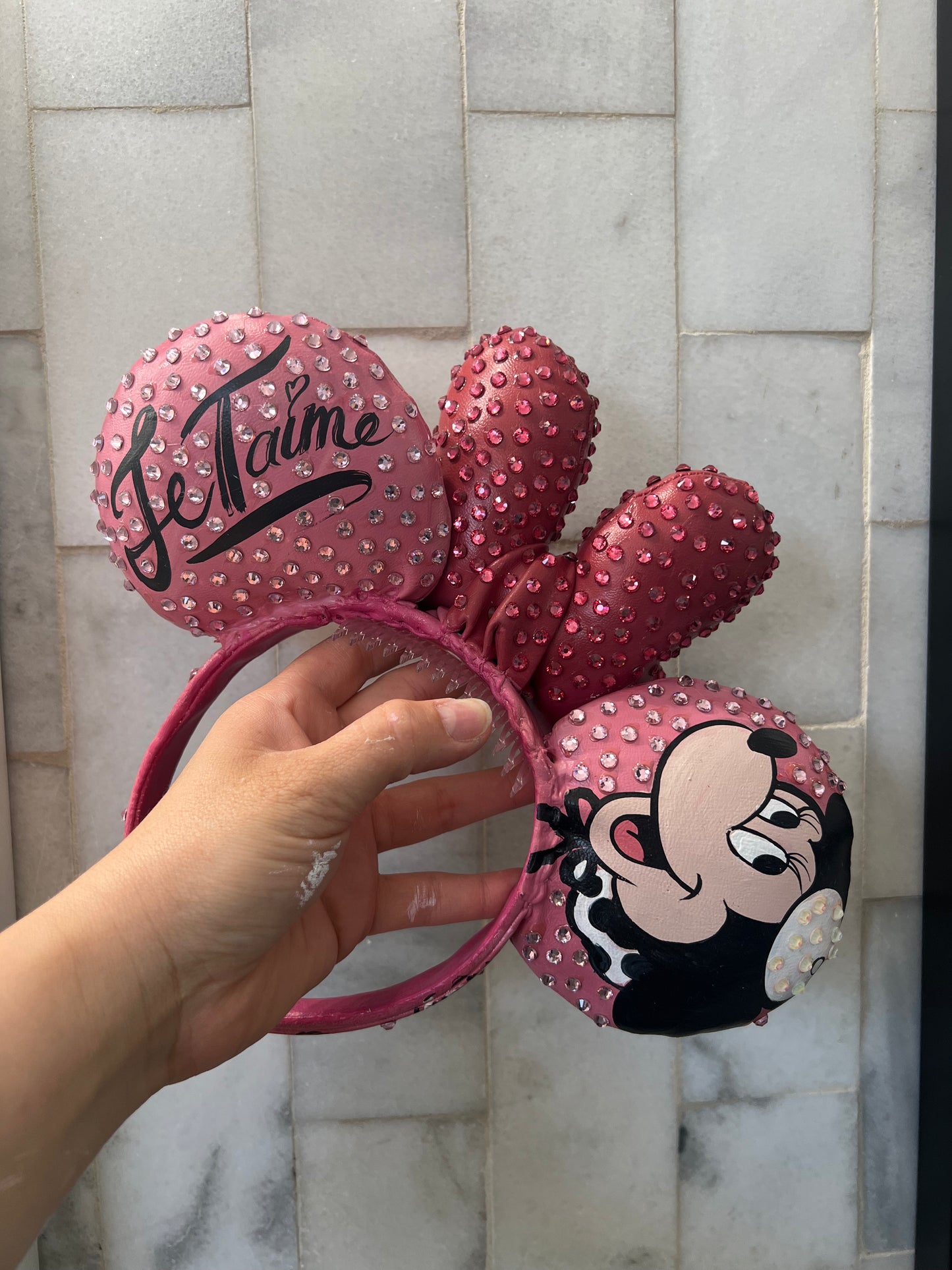 Pareé Ears