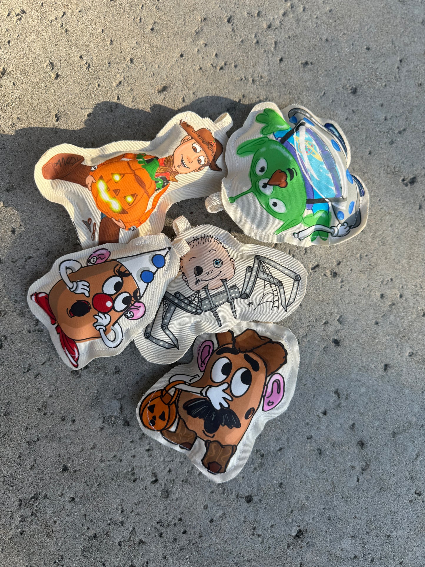 SPOOKY TOYS VER 2 KEYCHAIN SET