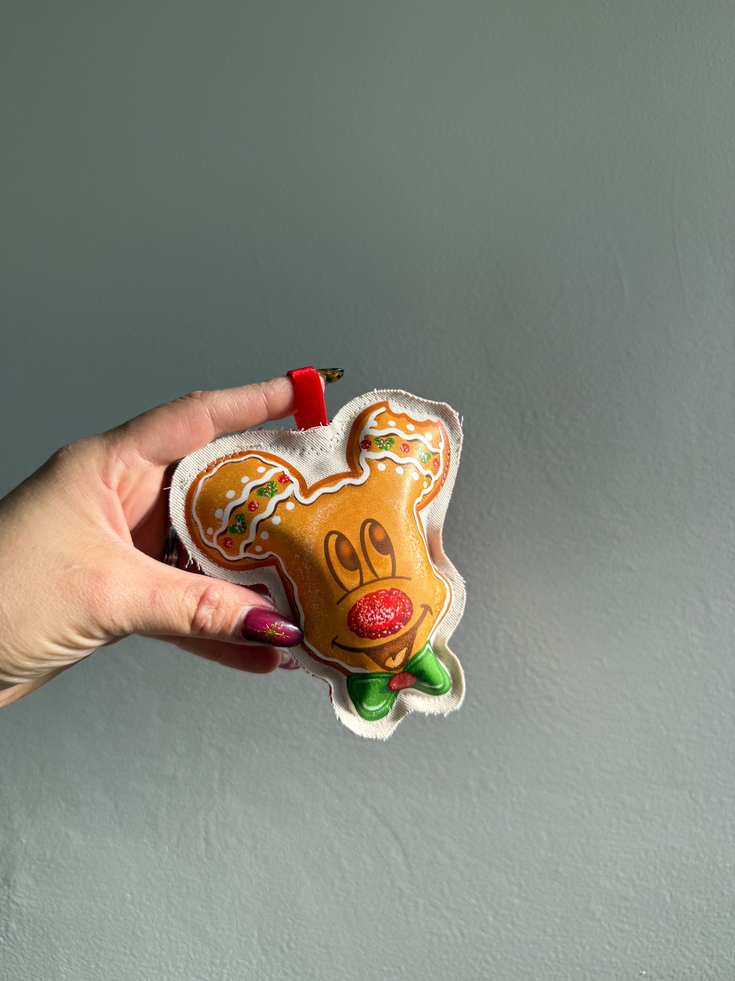 CHRISTMAS KEYCHAINS AND ORNAMENTS