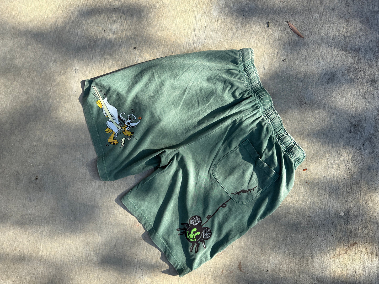SPOOKY FLEECE SHORTS VER 4