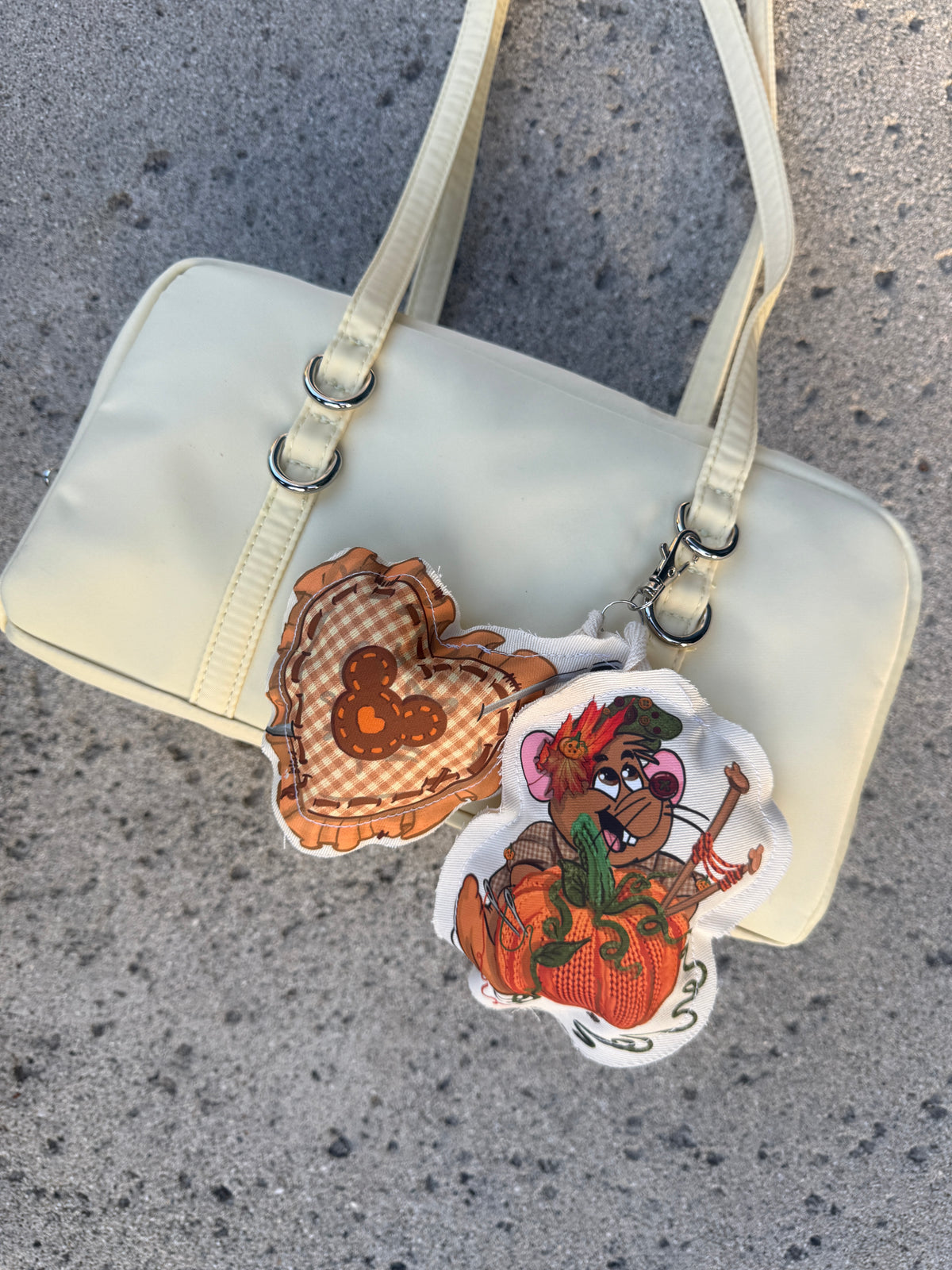 AUTUMN LOVER KEYCHAINS
