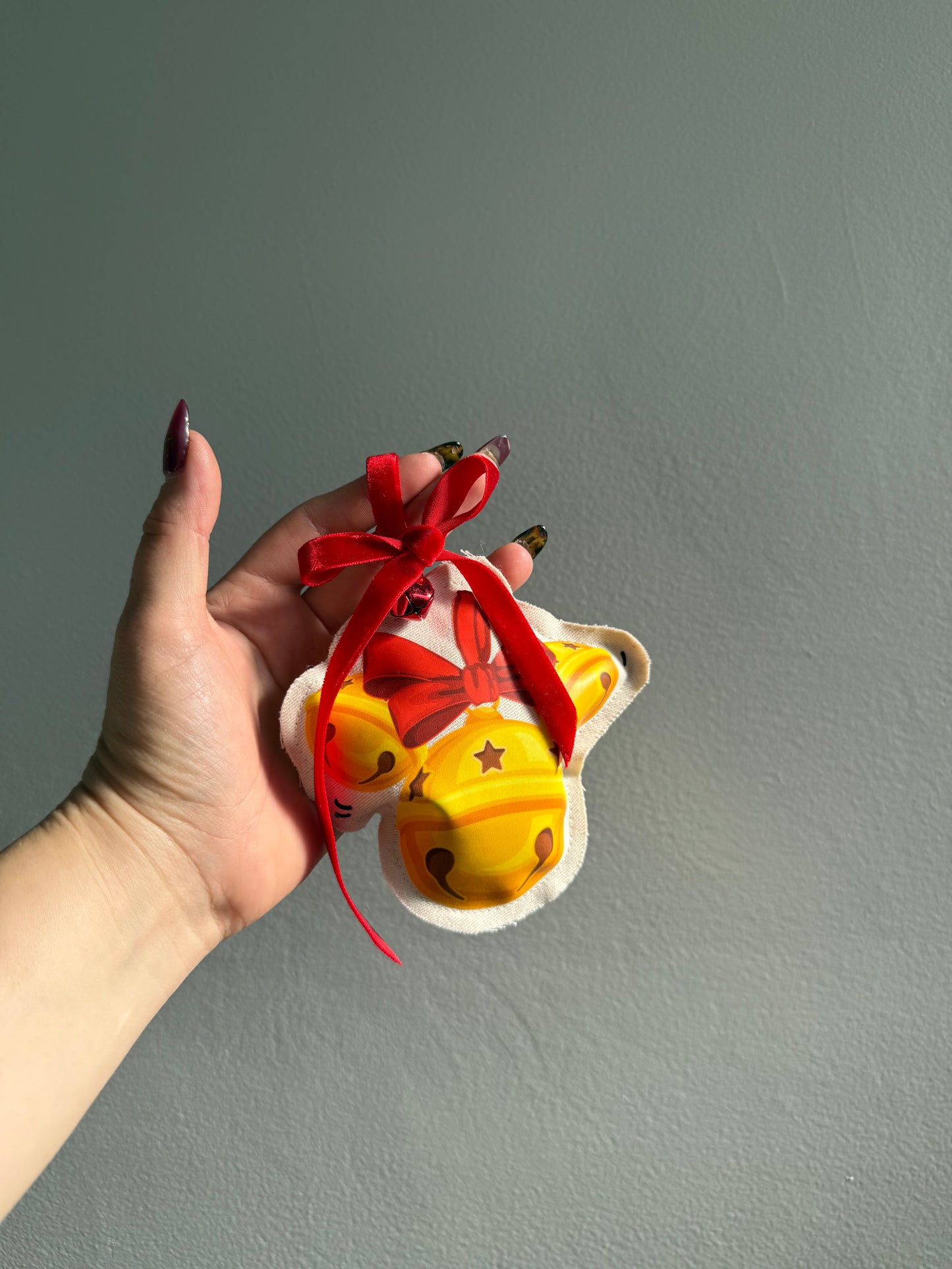 CHRISTMAS KEYCHAINS AND ORNAMENTS