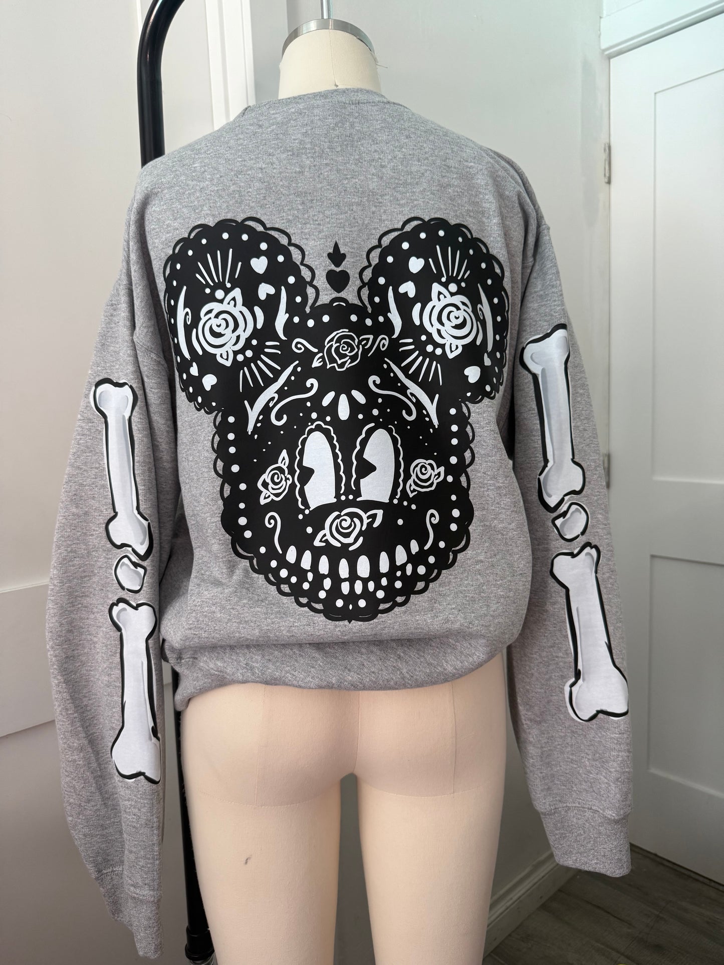 DAY OF THE DEAD MICKI CREWNECK