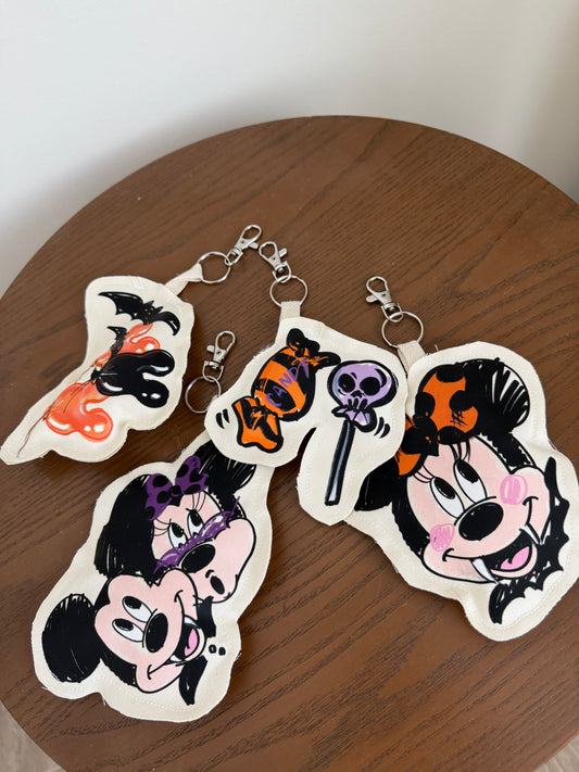 SPOOKYVILLE KEYCHAIN SET