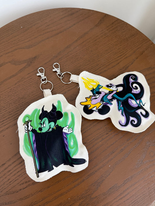 MINNI'S COSTUMS KEYCHAIN SET