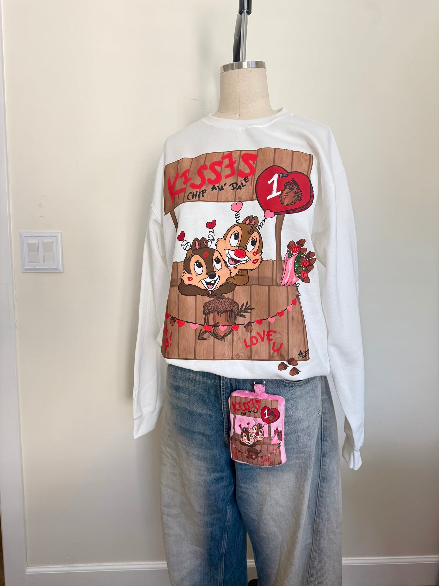 KISSING BOOTH CREWNECK