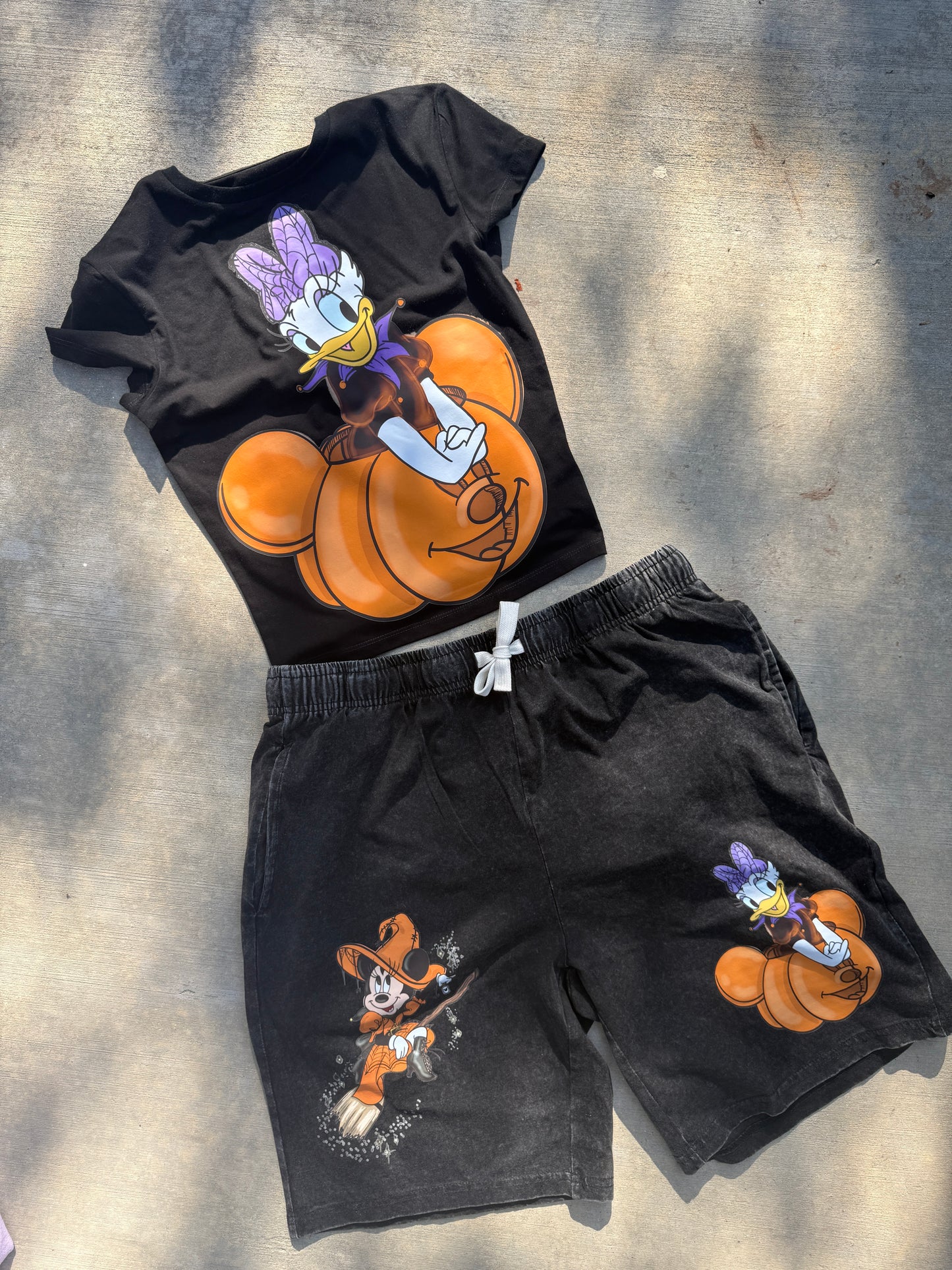 DAISY SPOOKY AND SWEET BABY TEE