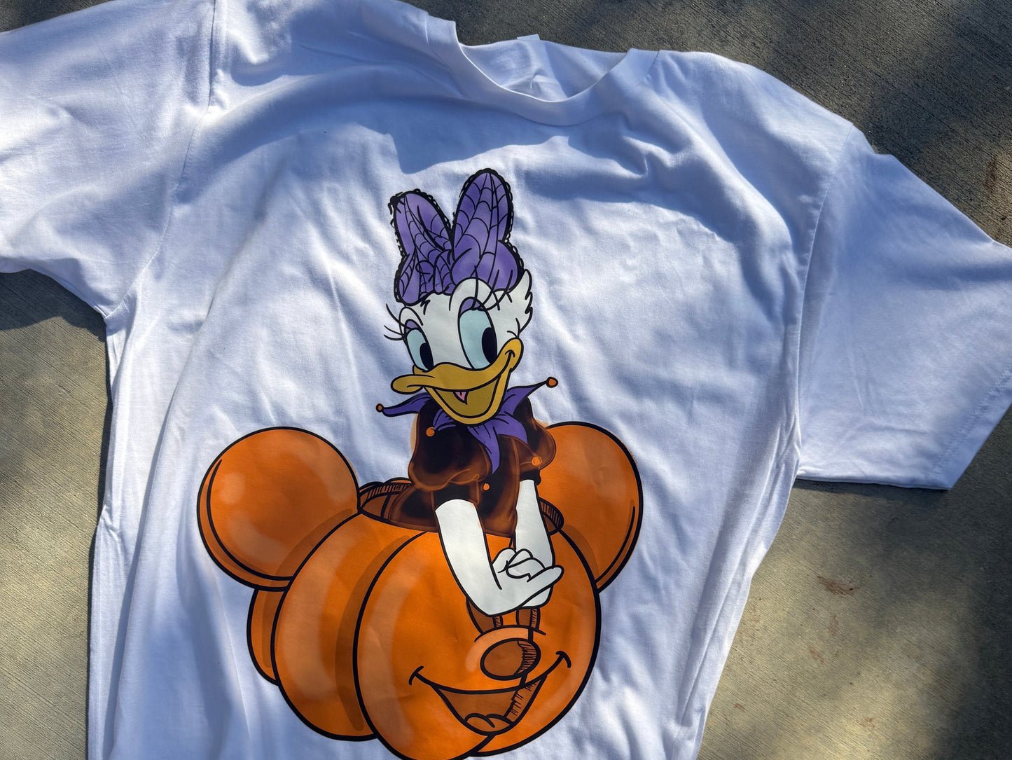 DAISY SPOOKY AND SWEERT T SHIRT