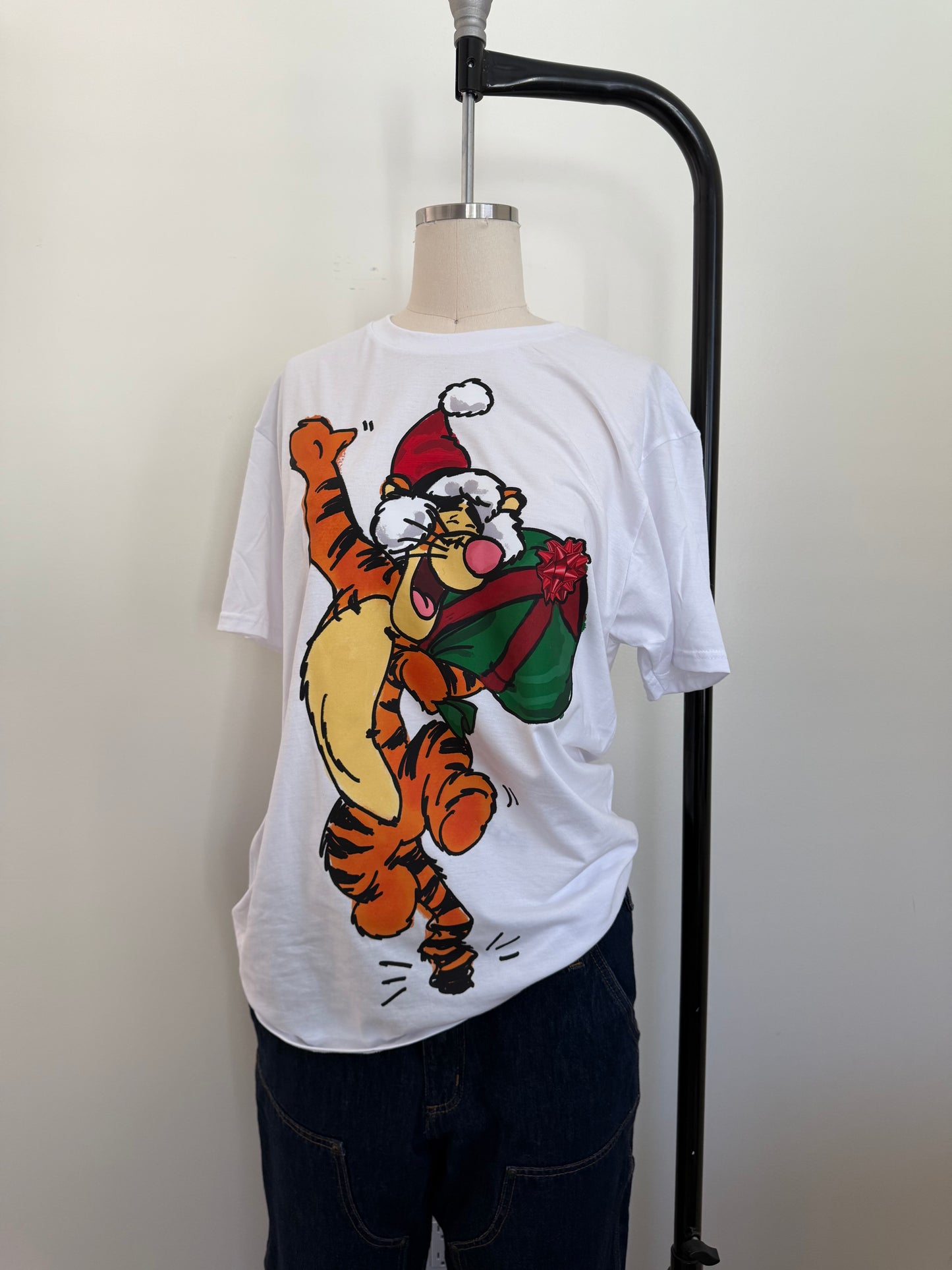 BOUNCY HOLIDAY T SHIRT