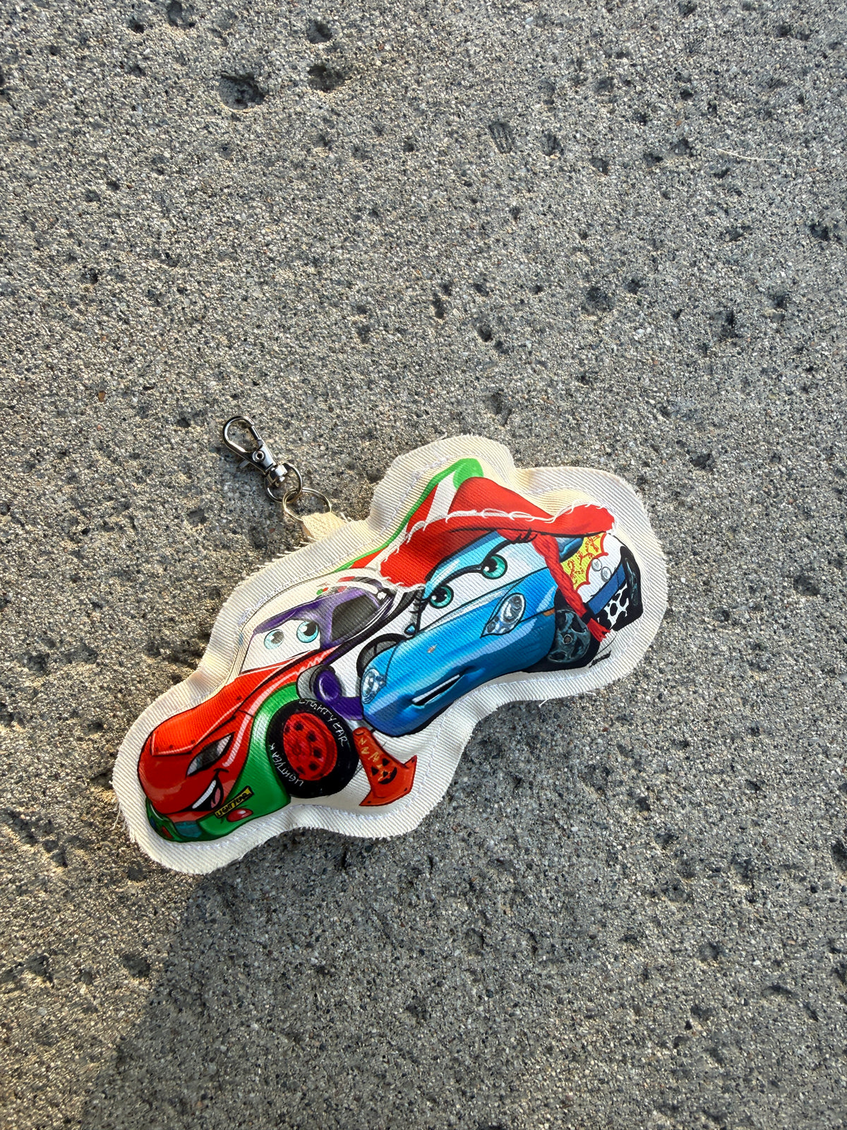 SPOOKY LOVERS KEYCHAIN