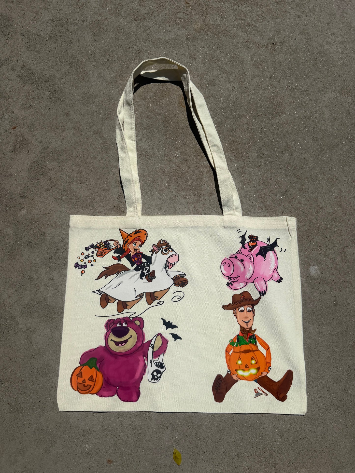 SPOOKY STORY TOTE