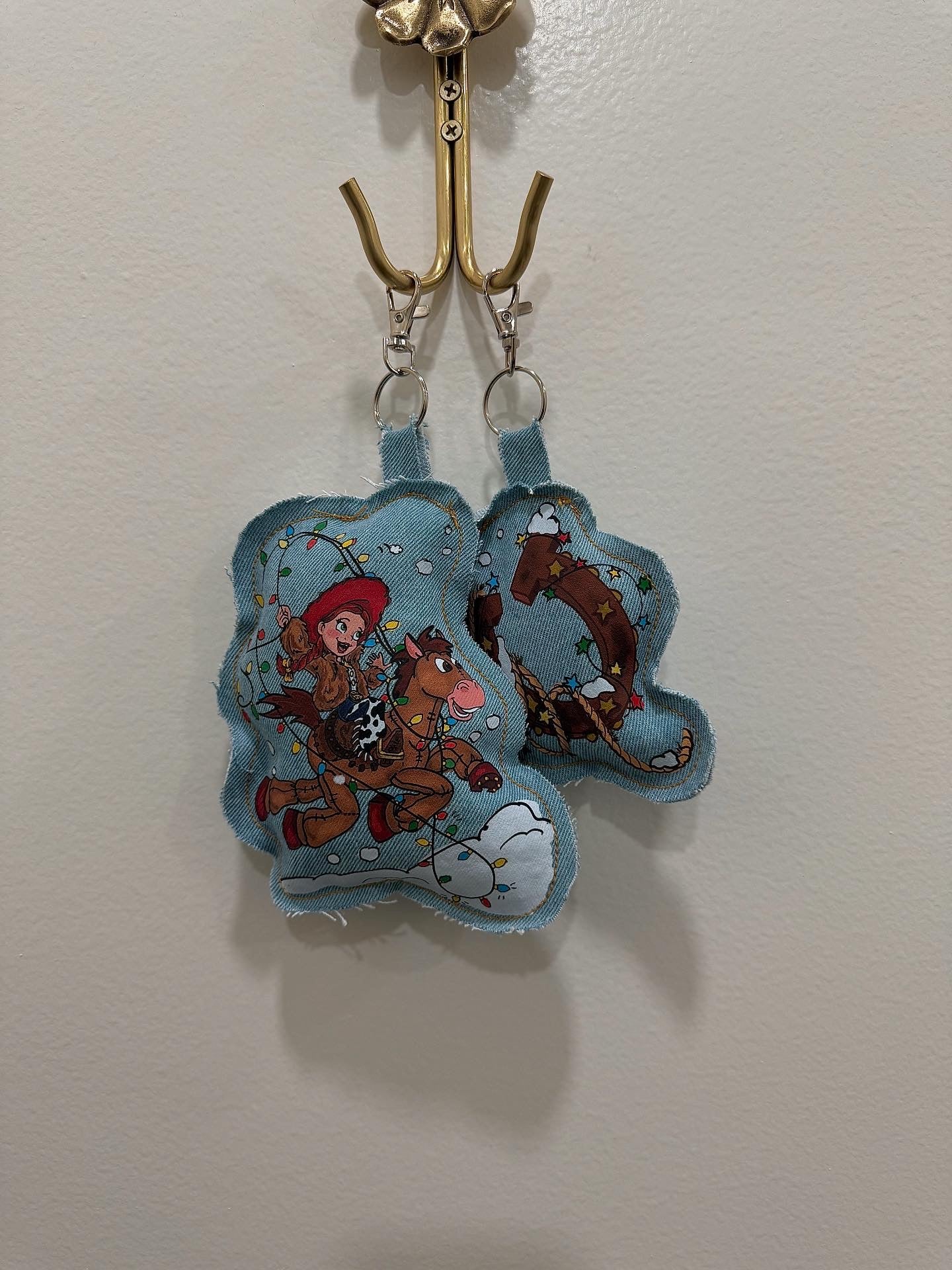 WINTER RODEO KEYCHAIN SET
