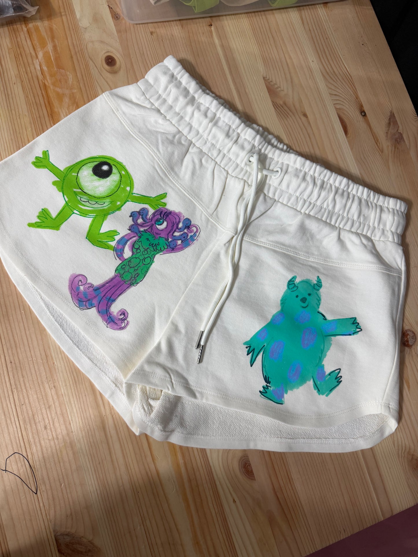 MONSTERS TEAM (OFF-WHITE)