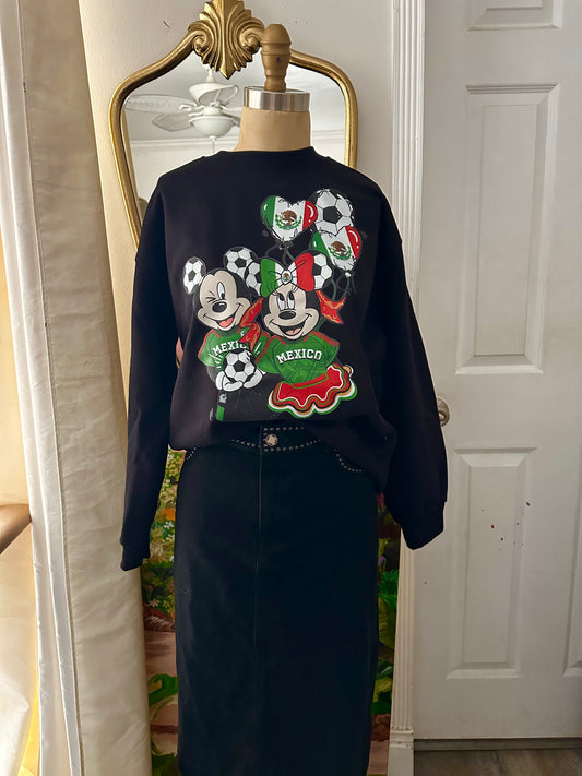 MEXICO MICKEY AND MINNIE CREWNECK