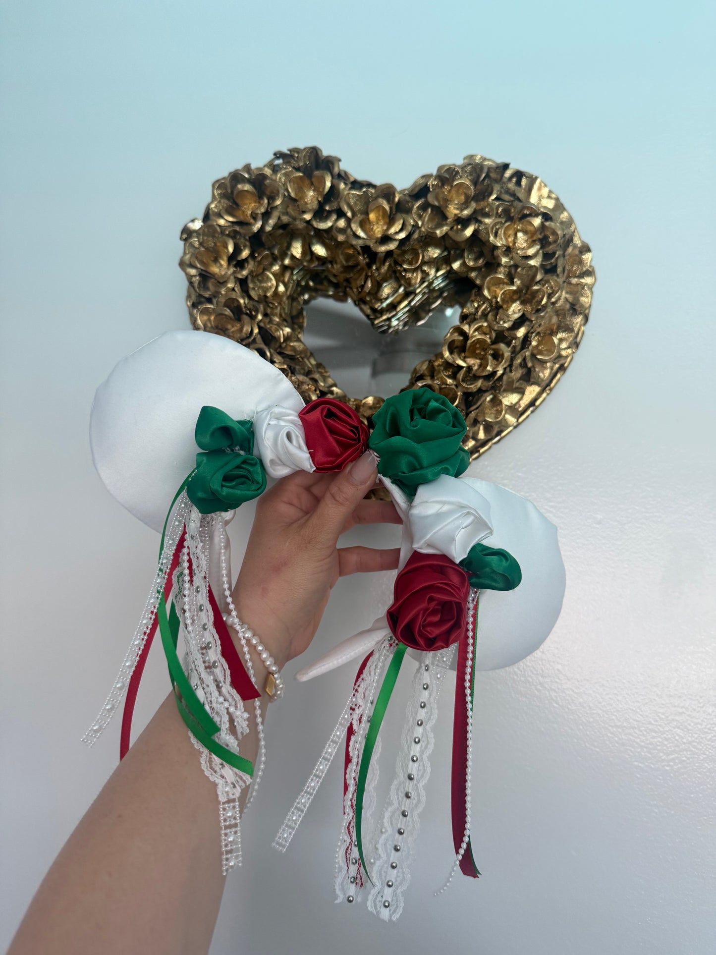La Flor Satin Ears