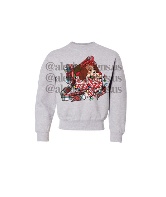 KIDS LADY IN A PRESENT CREWNECK