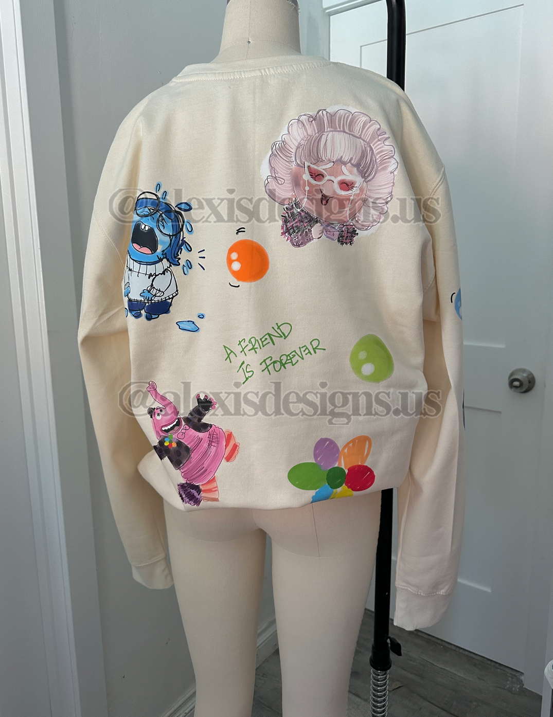 FRIENDS FOREVER CREWNECK